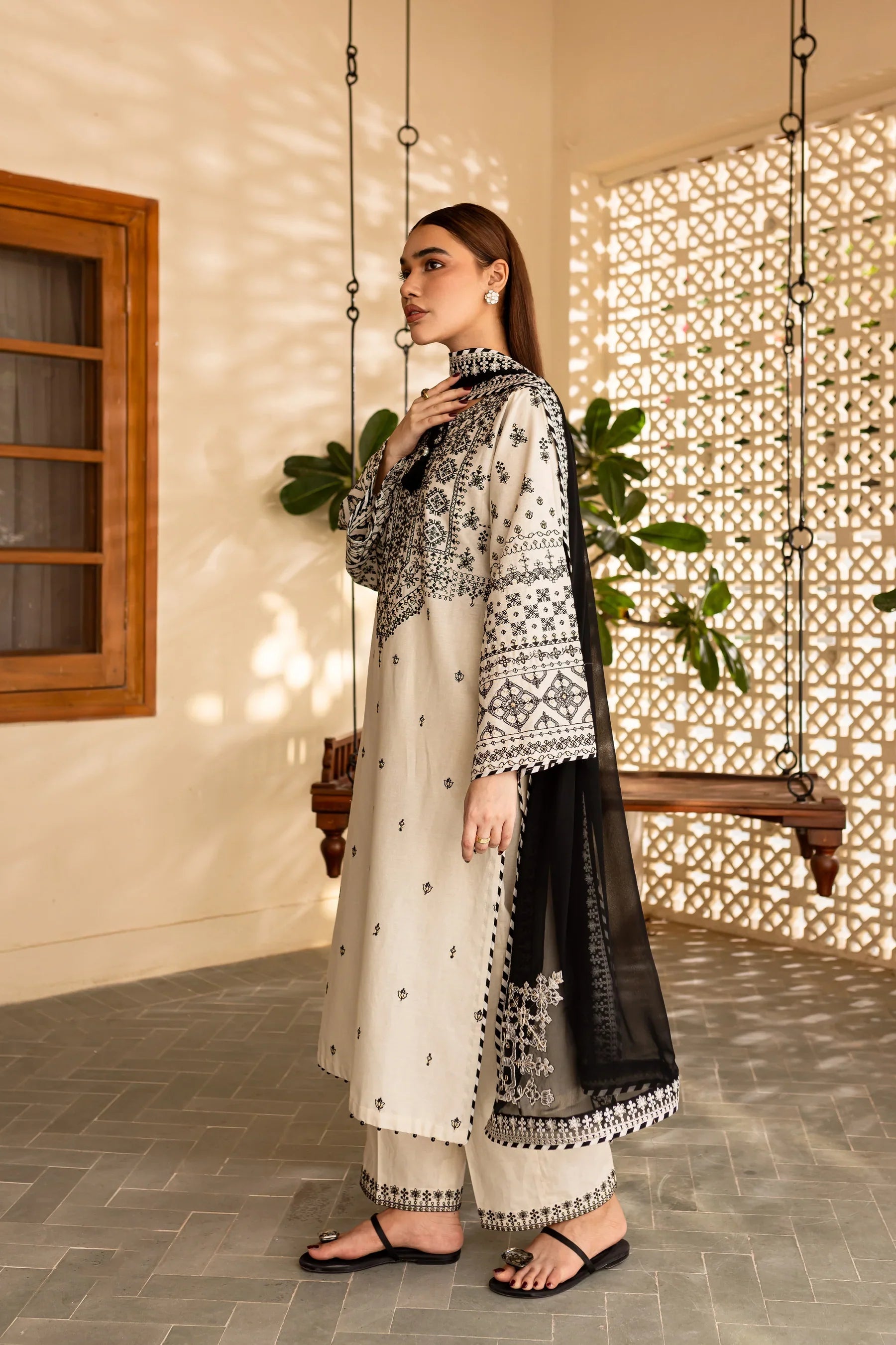 ARFA EMBROIDERED 3-PIECE Stitched Dress.