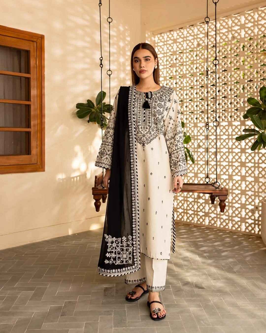 ARFA EMBROIDERED 3-PIECE Stitched Dress.