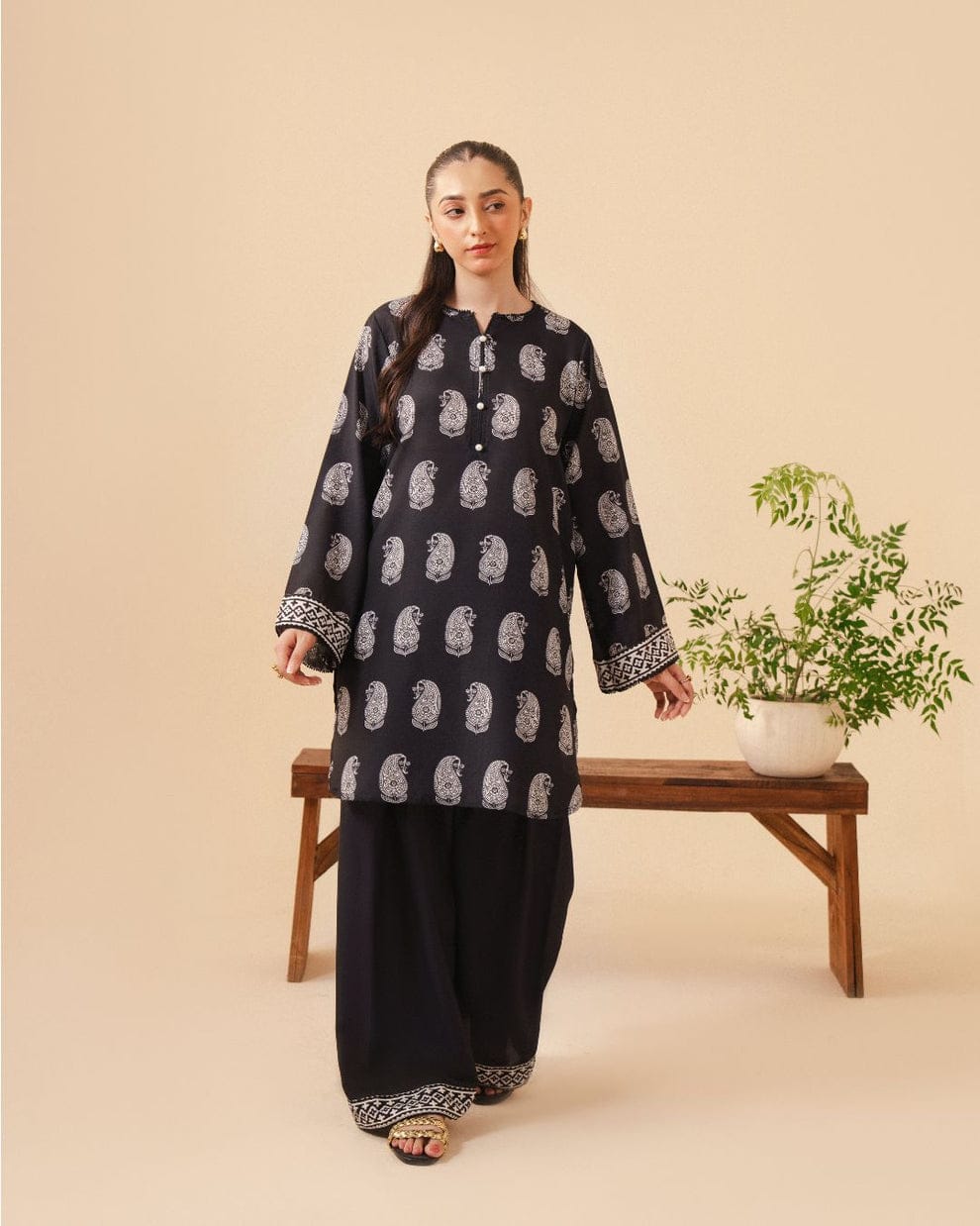 ROOHI 2-PIECE Stitched Dress.